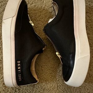 DKNY black shoes. Size 6.5 great condition